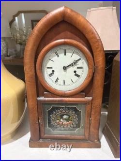 18.5 INCH TALL ROUND GOTHIC BEE HIVE CLOCK William Johnson 8 DAY TIME STRIKE