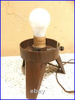 1960's Atomic Mid Century Modern 14 Beehive Basket Weave Plastic Tripod Lamp
