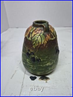 5.5 Roseville Blackberry 1932 Sunset Pottery Green Bee Hive Ceramic Vase 569-5