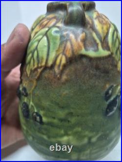 5.5 Roseville Blackberry 1932 Sunset Pottery Green Bee Hive Ceramic Vase 569-5