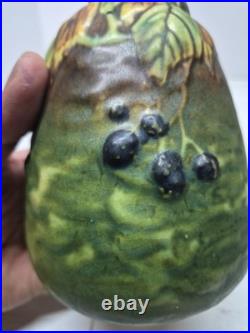 5.5 Roseville Blackberry 1932 Sunset Pottery Green Bee Hive Ceramic Vase 569-5