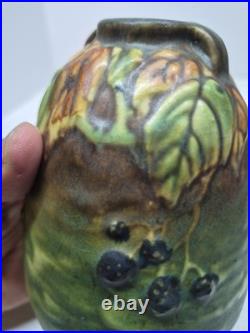 5.5 Roseville Blackberry 1932 Sunset Pottery Green Bee Hive Ceramic Vase 569-5
