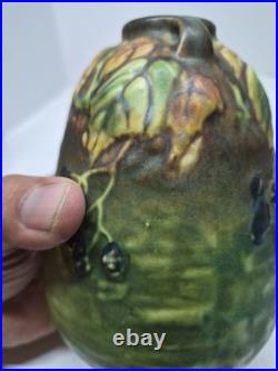 5.5 Roseville Blackberry 1932 Sunset Pottery Green Bee Hive Ceramic Vase 569-5