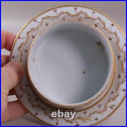 Beehive Honeypot Coalport Worcester Porcelain h10cm x w13cm Circa 1810