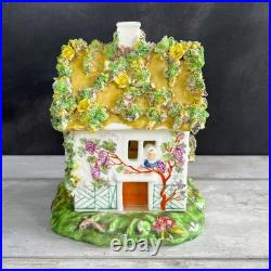 English Porcelain Bee Hive Cottage Pastille Burner Bee Skep Cottage Orné C 1825