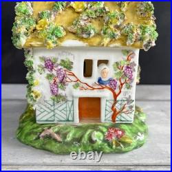 English Porcelain Bee Hive Cottage Pastille Burner Bee Skep Cottage Orné C 1825