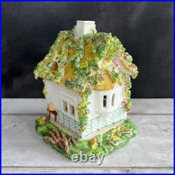 English Porcelain Bee Hive Cottage Pastille Burner Bee Skep Cottage Orné C 1825
