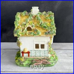 English Porcelain Bee Hive Cottage Pastille Burner Bee Skep Cottage Orné C 1825