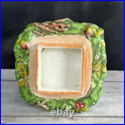 English Porcelain Bee Hive Cottage Pastille Burner Bee Skep Cottage Orné C 1825