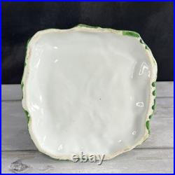 English Porcelain Bee Hive Cottage Pastille Burner Bee Skep Cottage Orné C 1825