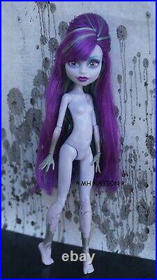 Monster High Twyla COFFIN BEAN PURPLE BEE HIVE Re-root Nude Doll
