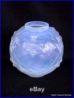 Rare Sabino Les Abeilles Beehive French Opalescent Blue Art Glass Vase Signed