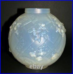 SABINO Glass Opalescent Les Abeilles Beehive Vase Signed/Label c1930 Lalique Era