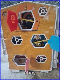 The Hive Buzzbees Family Hive Toy Bee Figures And Playset