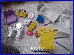 The Hive Buzzbees Family Hive Toy Bee Figures And Playset