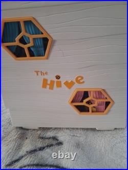 The Hive Buzzbees Family Hive Toy Bee Figures And Playset