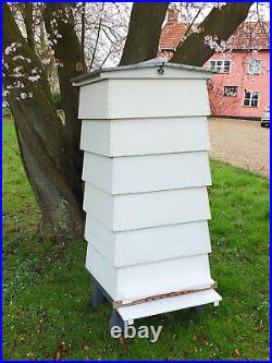 Thorne WBC bee hive