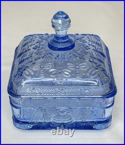 Vintage Indiana Glass Tiara Honey Bee Hive Box Candy Dish Footed Base Excellent