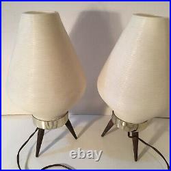 Vintage Paid Of MCM Beehive Table Lamps With White Shsdes