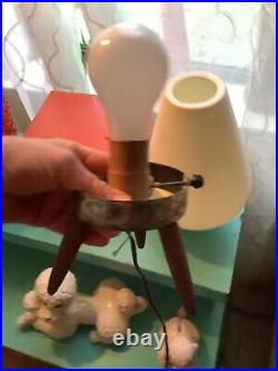 Vintage Tri-pod Mid Century modern retro Table Lamp Bee Hive White Plastic Shade
